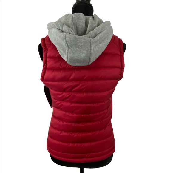 YMI Junior Hooded Puffer Vest NWT - Picture 3 of 12